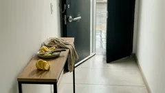 ¿Vas a botar la cáscara de limón? Pruébala en los picaportes y mira el cambio en minutos